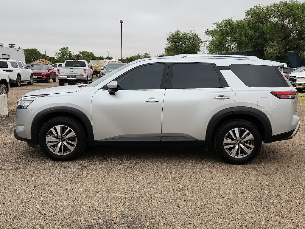 Used 2025 Nissan Pathfinder SL Front-Wheel Drive