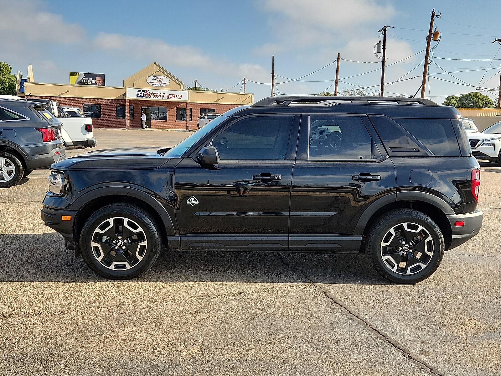 2023 Ford Bronco Sport Outer Banks photo 2