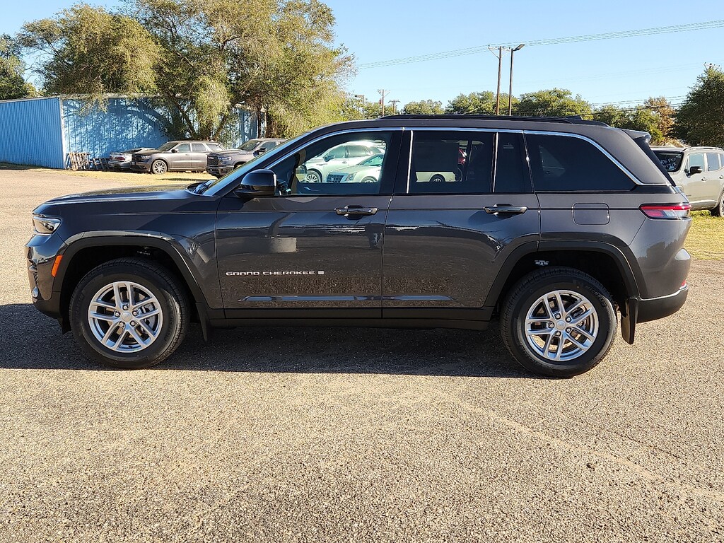 New 2025 Jeep Grand Cherokee LAREDO X 4X2 Sport Utility