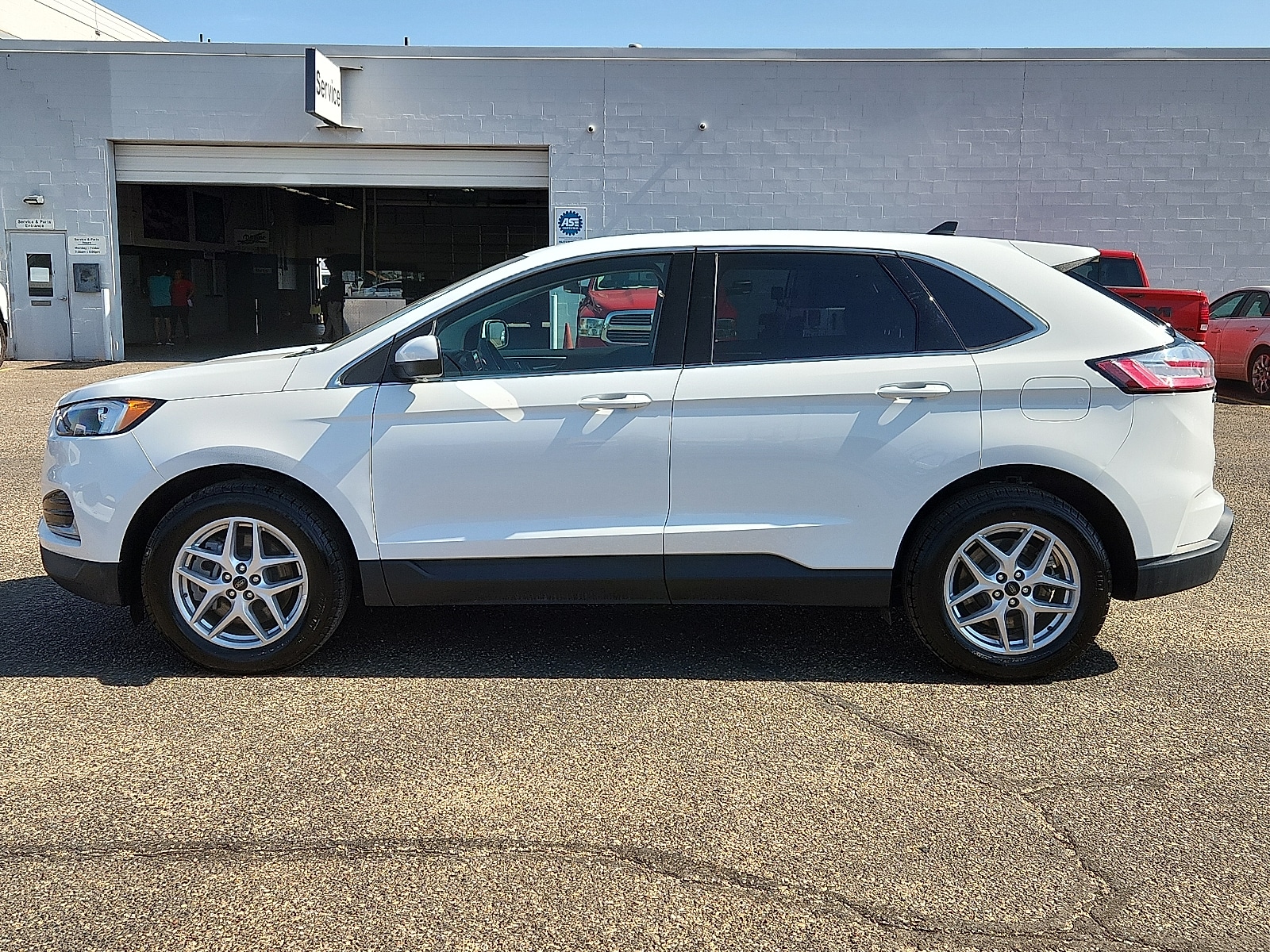 Used 2024 Ford Edge SEL with VIN 2FMPK4J99RBA76224 for sale in Lubbock, TX