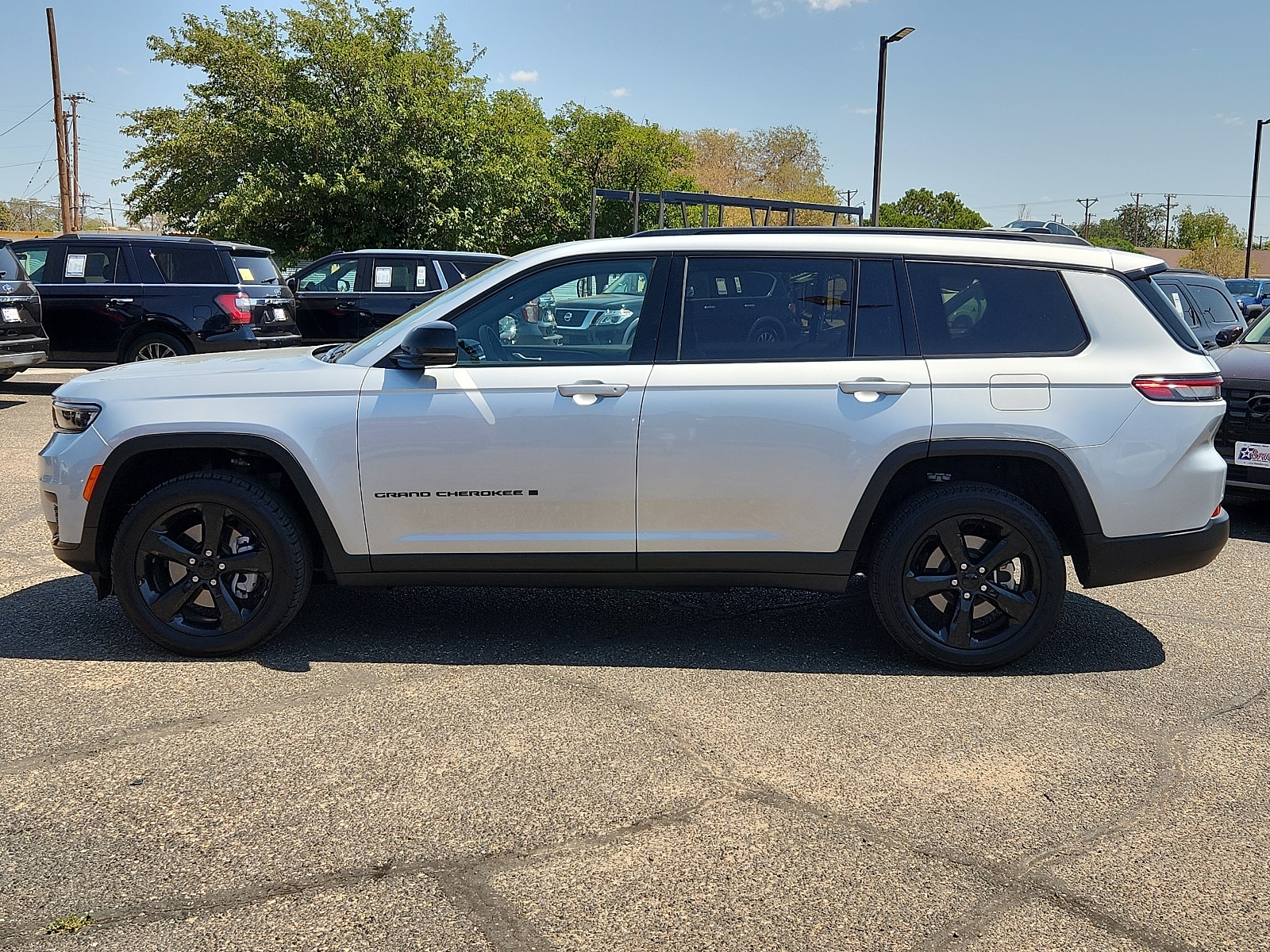 Used 2023 Jeep Grand Cherokee L Altitude with VIN 1C4RJKAG2P8815159 for sale in Lubbock, TX