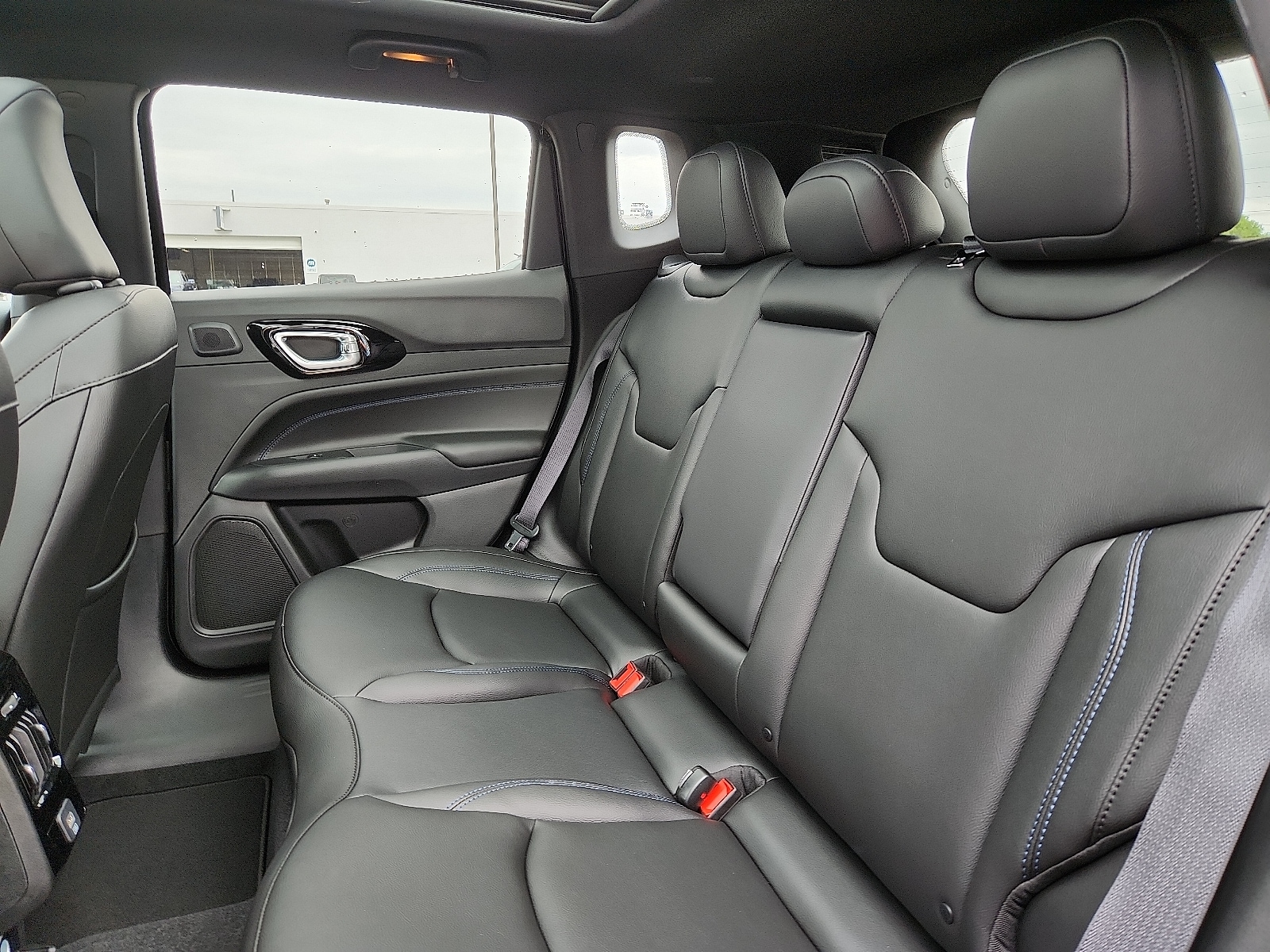 2025 Jeep Compass Limited - Photo 10