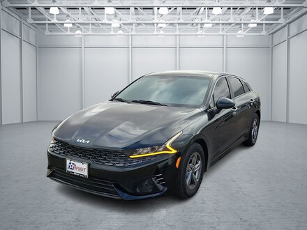 2022 Kia K5 LXS Front-Wheel Drive Sedan
