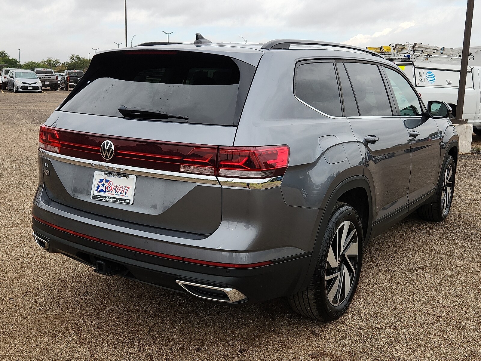 2025 Volkswagen Atlas SE Technology photo 4