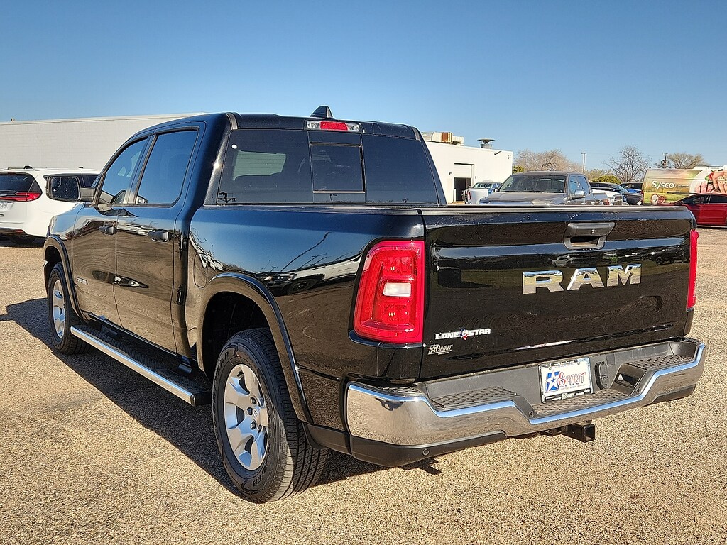 New 2026 Ram 1500 LONE STAR CREW CAB 4X2 5'7 BOX Pickup