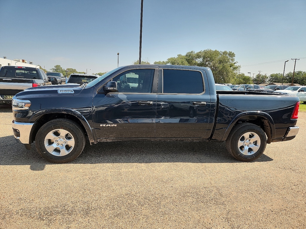 New 2026 Ram 1500 LONE STAR CREW CAB 4X4 5'7 BOX Pickup
