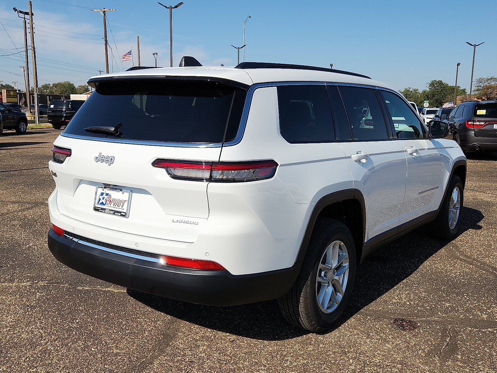 2025 Jeep Grand Cherokee Laredo photo 4