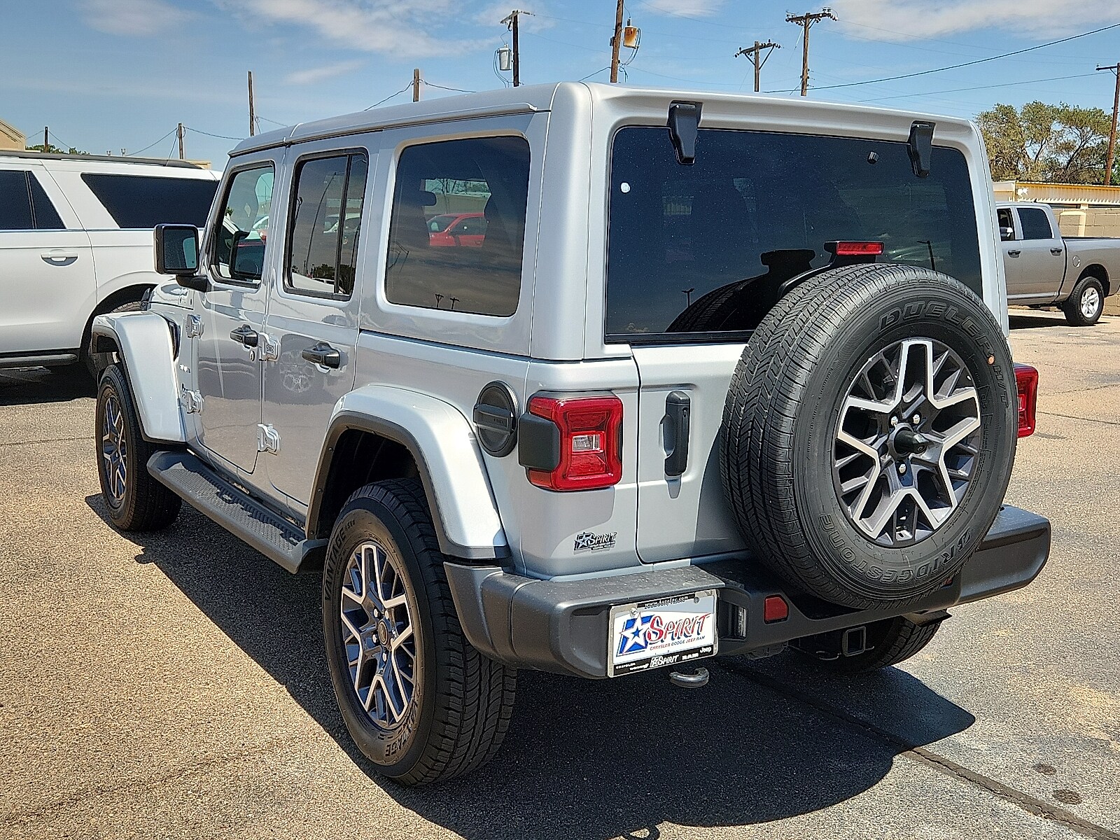 2024 Jeep Wrangler Sahara photo 2