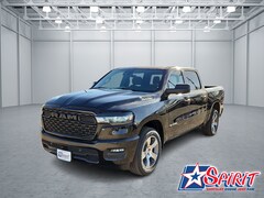 2026 Ram 1500 EXPRESS CREW CAB 4X2 5'7 BOX Pickup