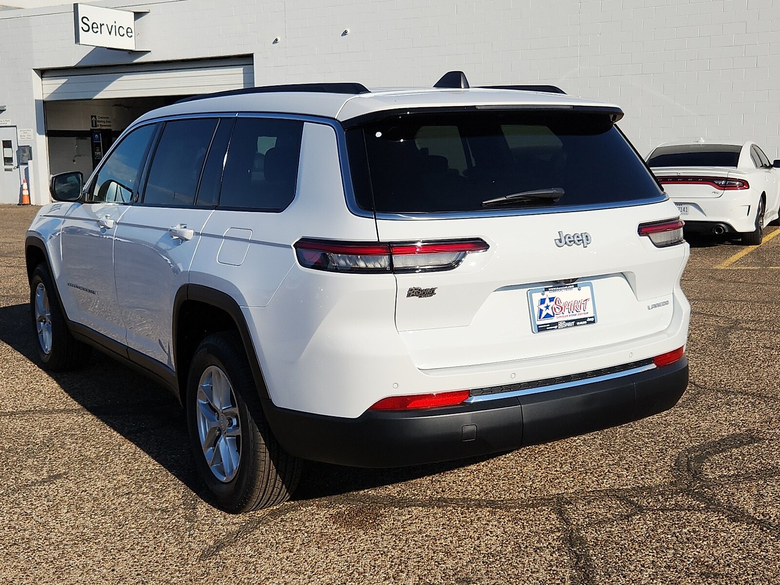 2025 Jeep Grand Cherokee Laredo photo 3