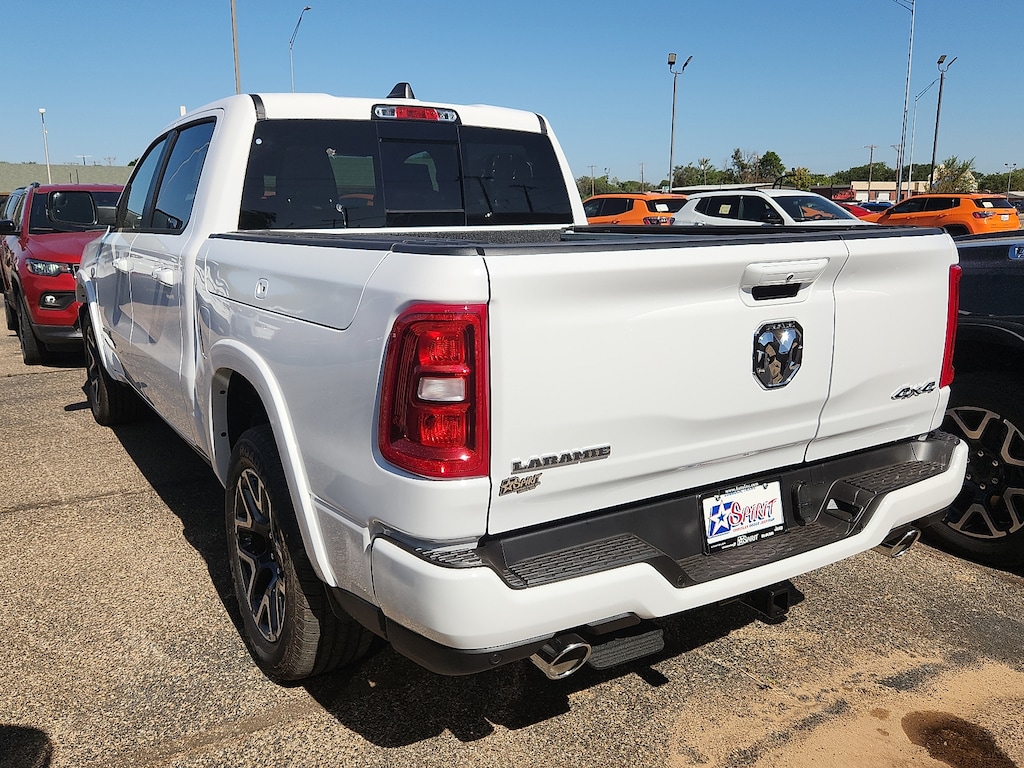New 2026 Ram 1500 LARAMIE CREW CAB 4X4 5'7 BOX Pickup