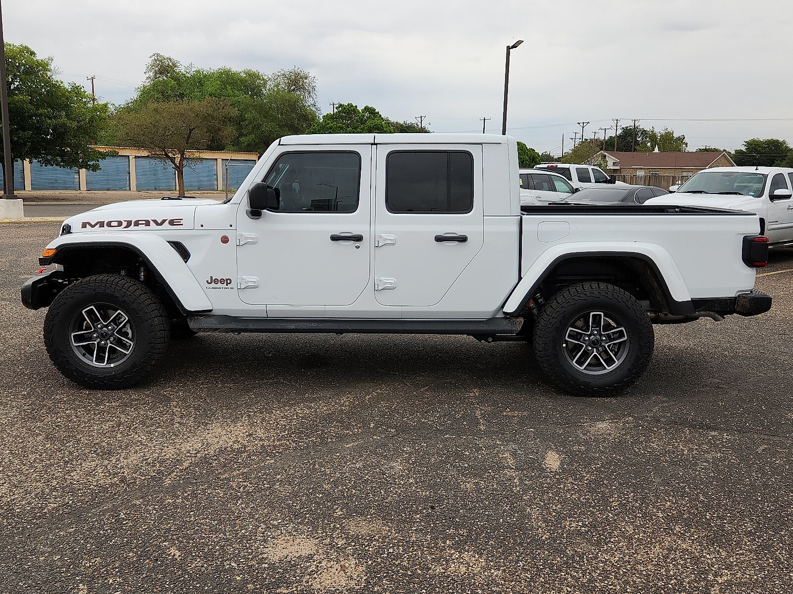 2025 Jeep Gladiator Mojave photo 2