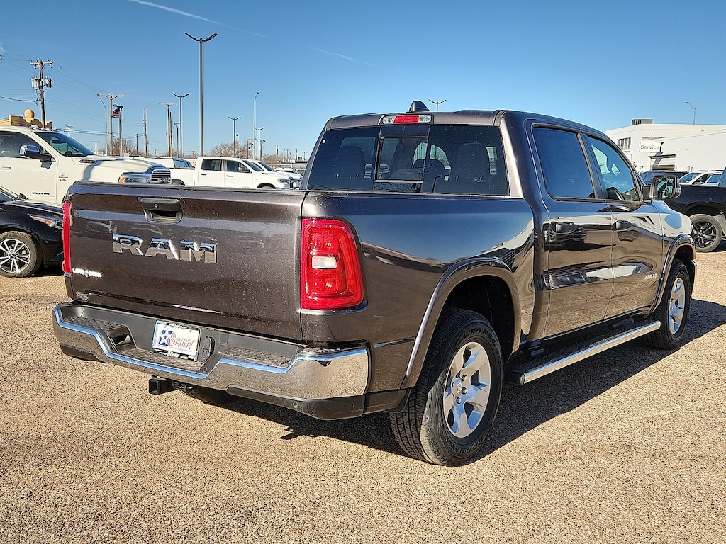 New 2025 Ram 1500 LONE STAR CREW CAB 4X2 5'7 BOX Pickup