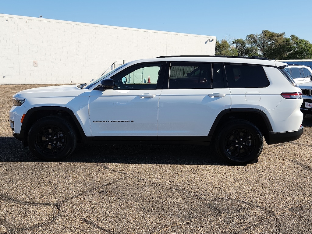 Used 2024 Jeep Grand Cherokee L Altitude 4x4