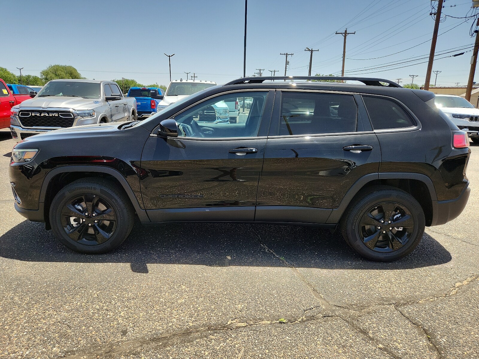 2023 Jeep Cherokee Altitude Lux photo 2