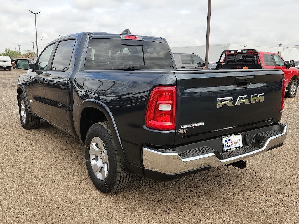 New 2026 Ram 1500 LONE STAR CREW CAB 4X2 5'7 BOX Pickup