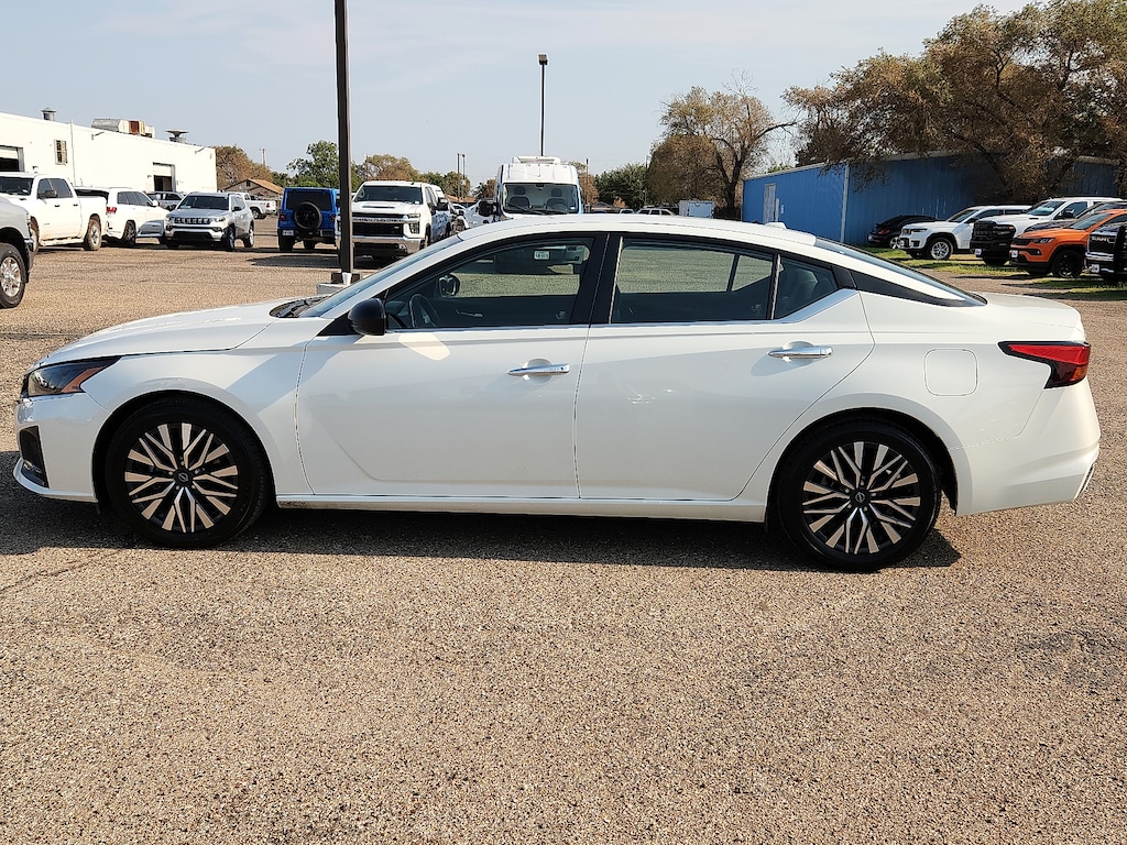 Used 2024 Nissan Altima 2.5 SV