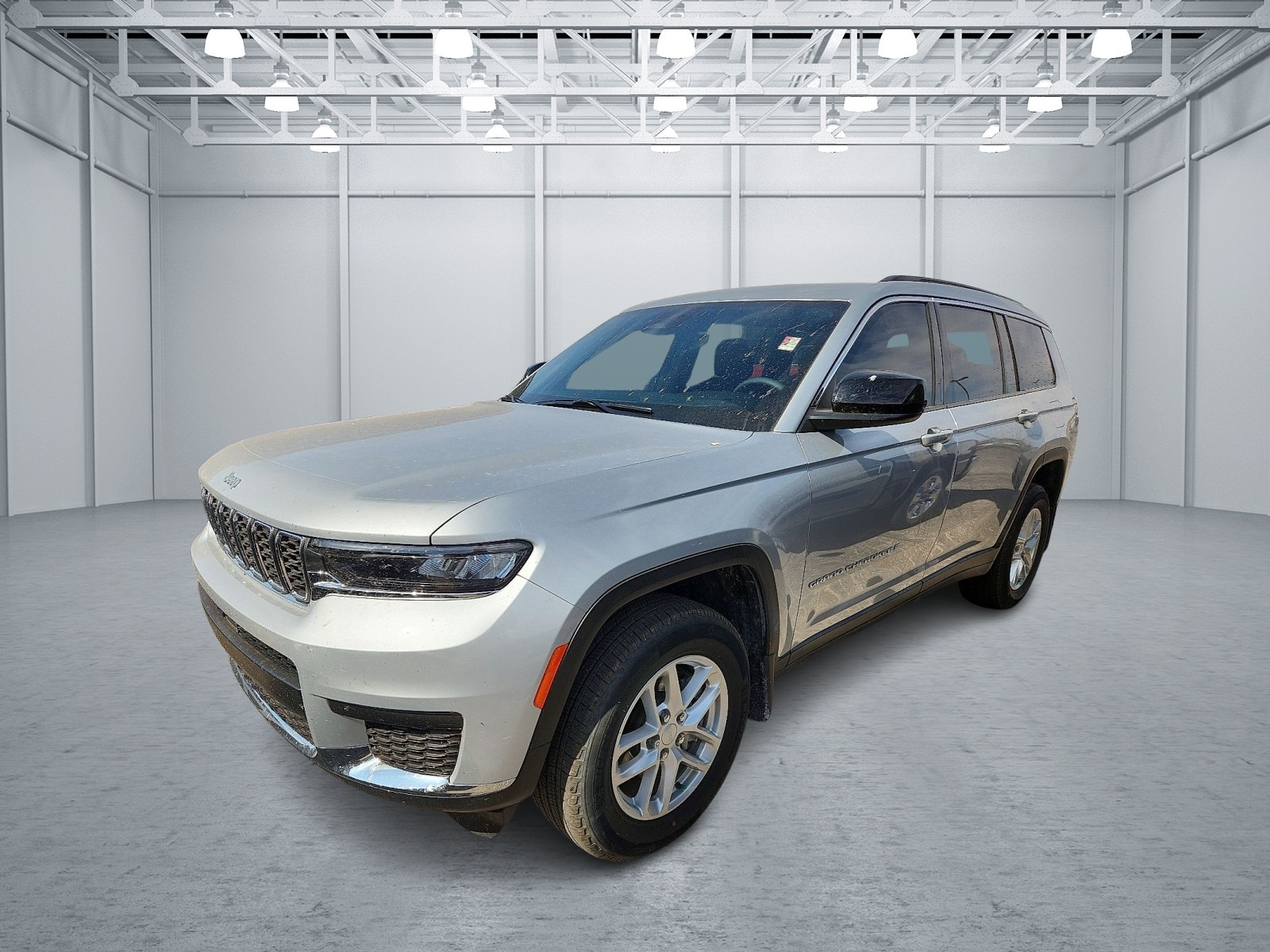 2025 Jeep Grand Cherokee L Laredo 4x4's photo