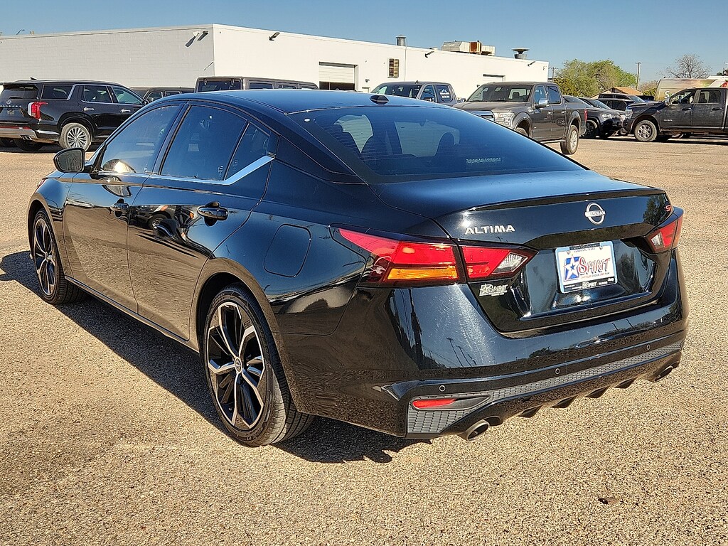 Used 2024 Nissan Altima 2.5 SR