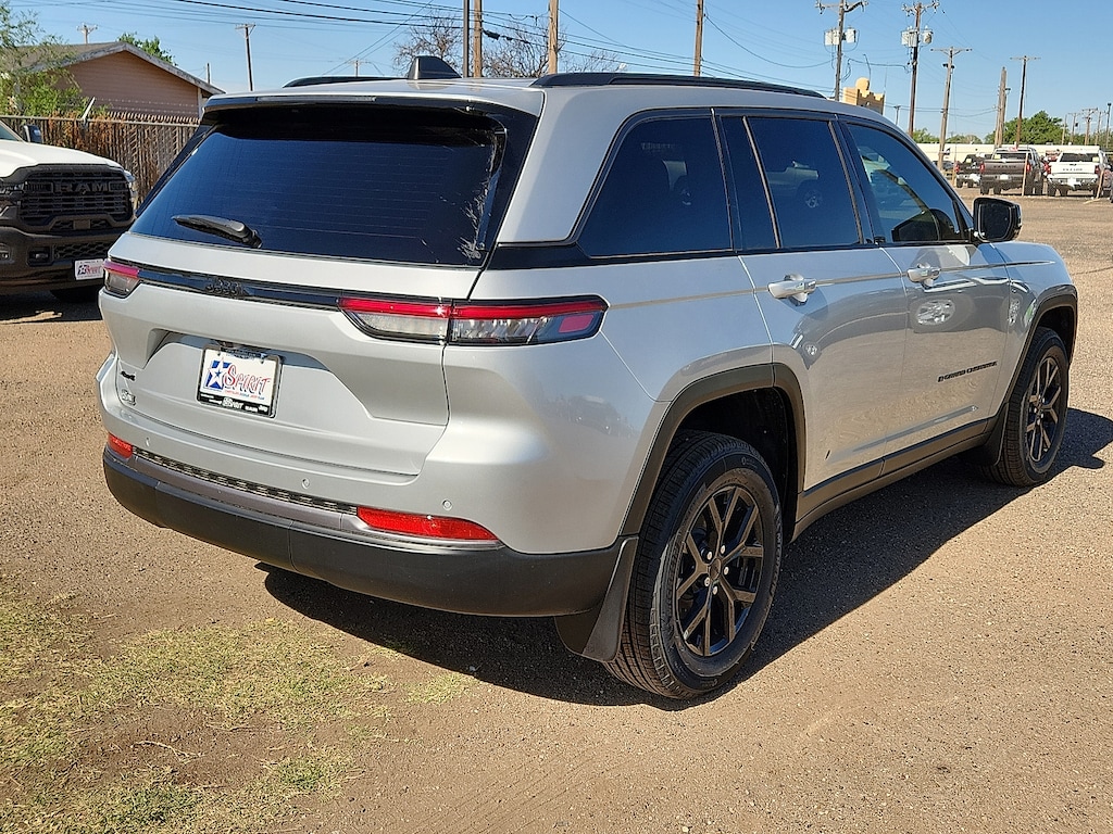 New 2026 Jeep Grand Cherokee LAREDO ALTITUDE 4X4 Sport Utility