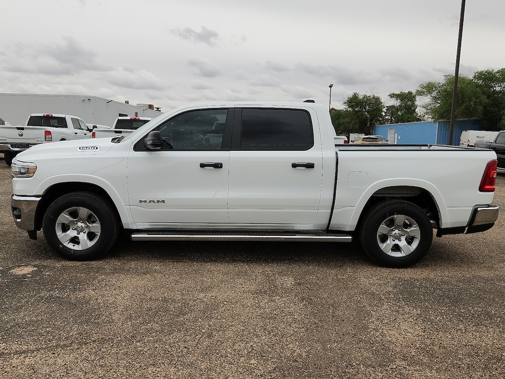 New 2026 Ram 1500 LONE STAR CREW CAB 4X2 5'7 BOX Pickup