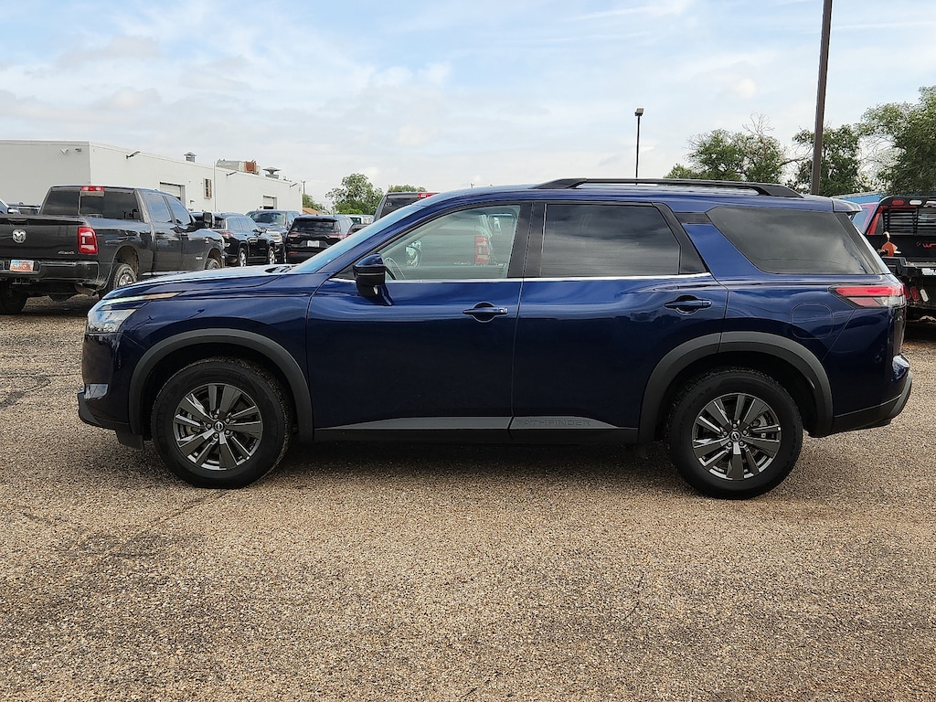 Used 2024 Nissan Pathfinder SV (A9) Front-Wheel Drive