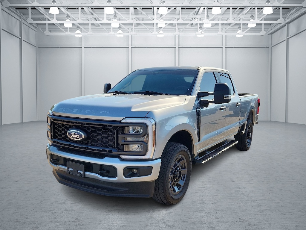 Used 2024 Ford F-250 XL 4x4 Crew Cab 6.75 ft. box 160 in. WB SRW Sedan