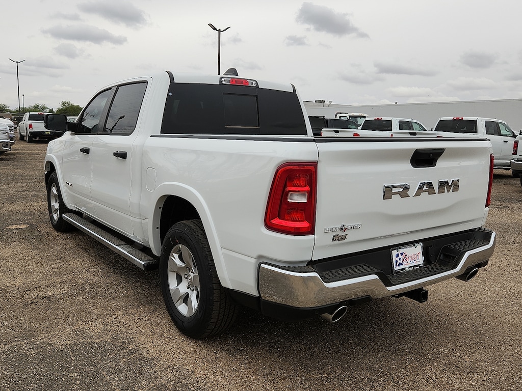 New 2026 Ram 1500 LONE STAR CREW CAB 4X2 5'7 BOX Pickup