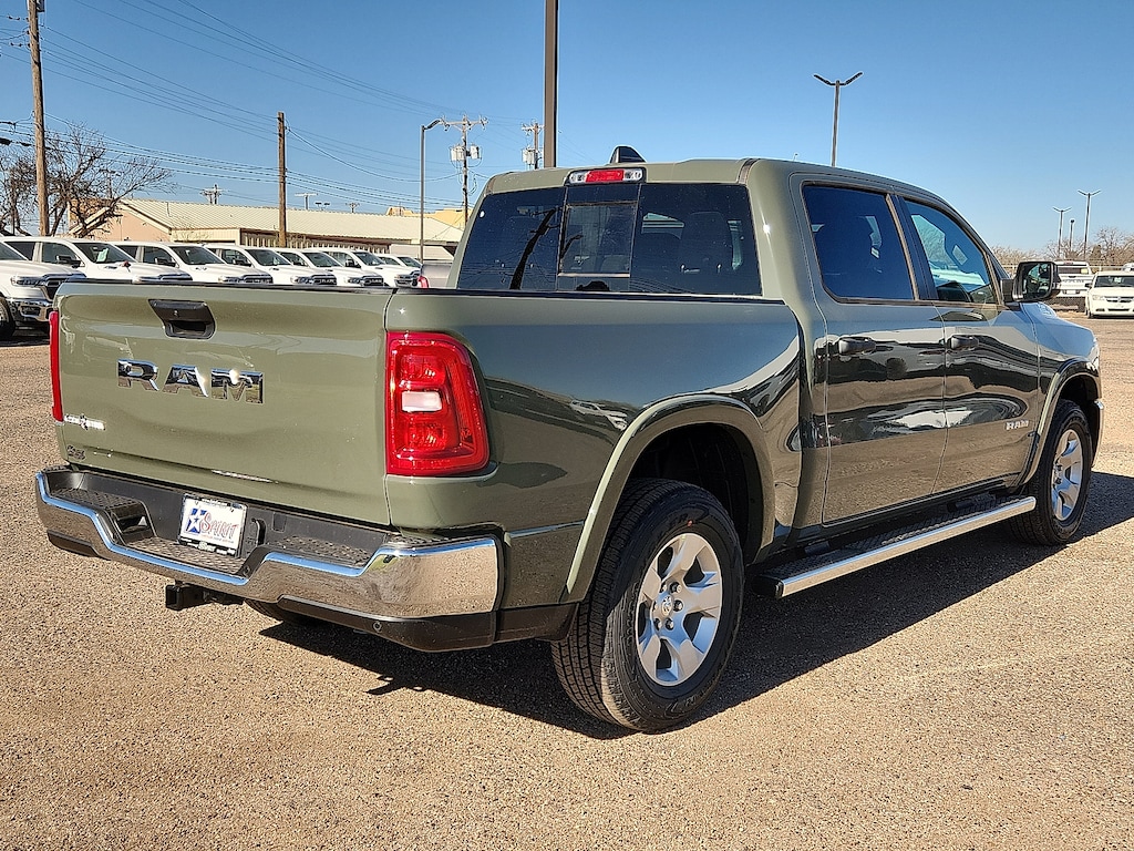 New 2026 Ram 1500 LONE STAR CREW CAB 4X2 5'7 BOX Pickup