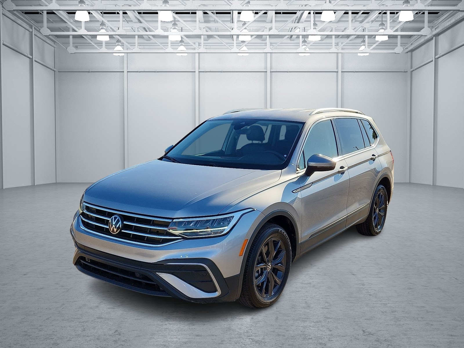 2024 Volkswagen Tiguan SE's photo
