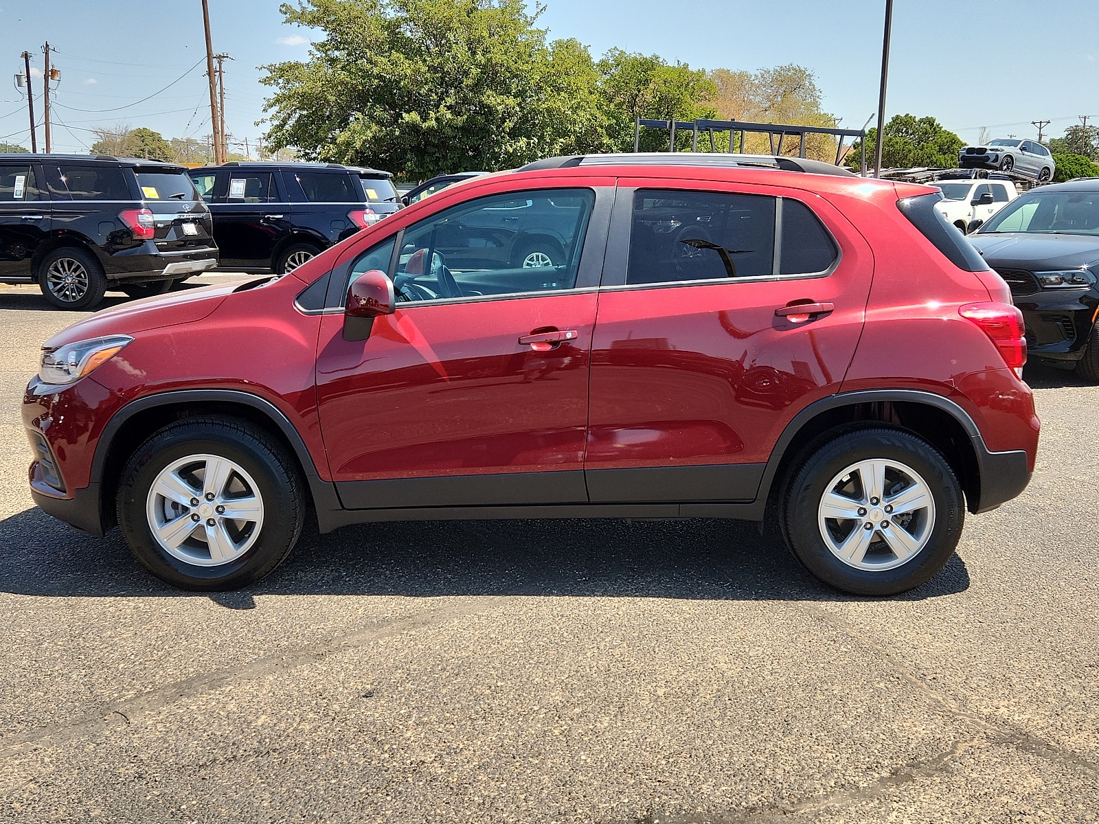 Used 2021 Chevrolet Trax LT with VIN KL7CJPSMXMB364758 for sale in Lubbock, TX