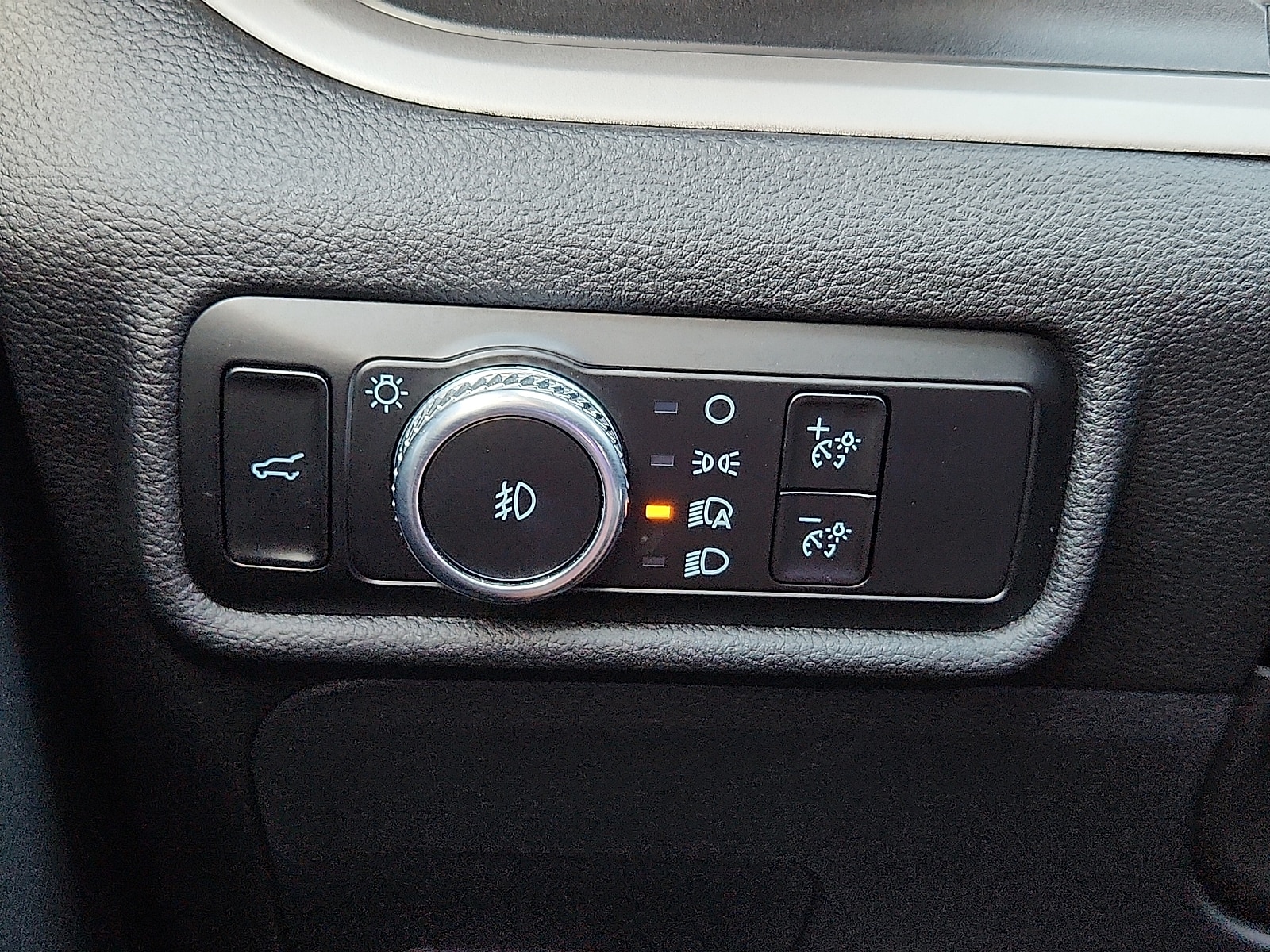 2023 Ford Explorer XLT - Photo 17