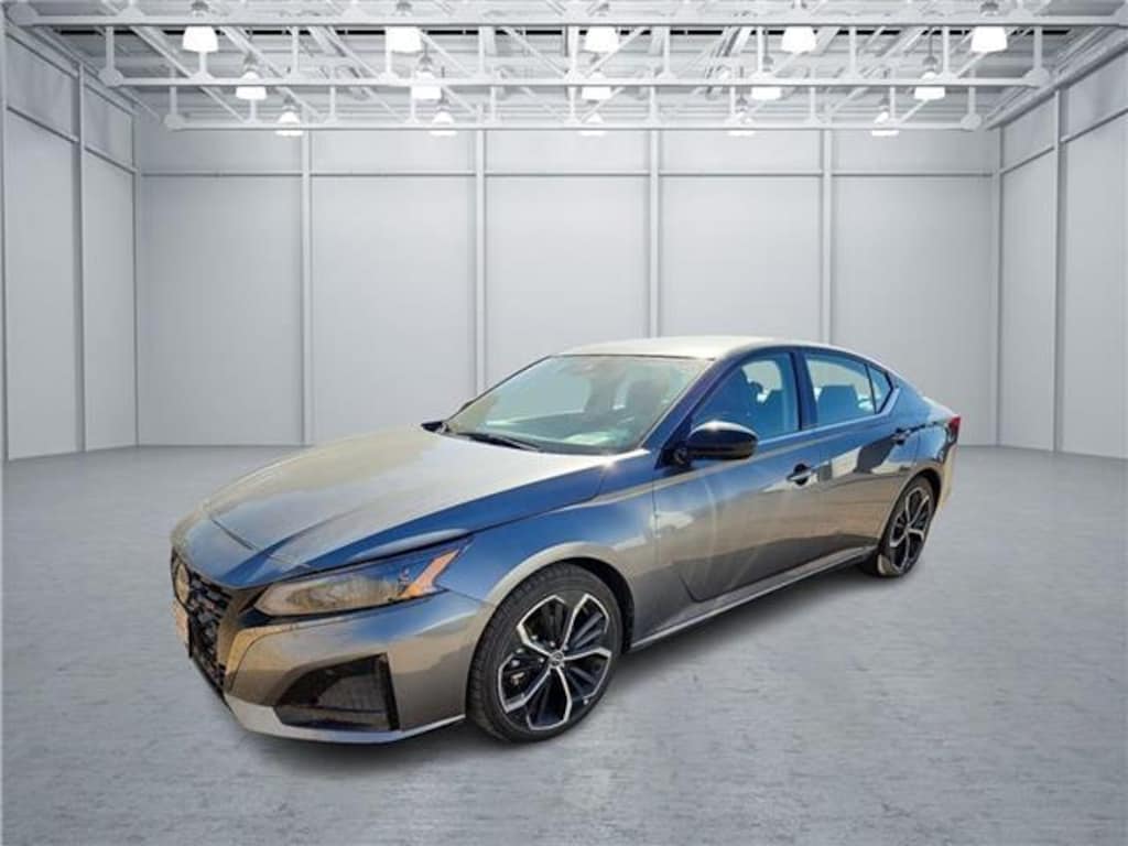 Used 2024 Nissan Altima 2.5 SR