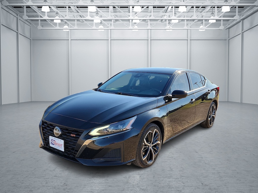 Used 2024 Nissan Altima 2.5 SR