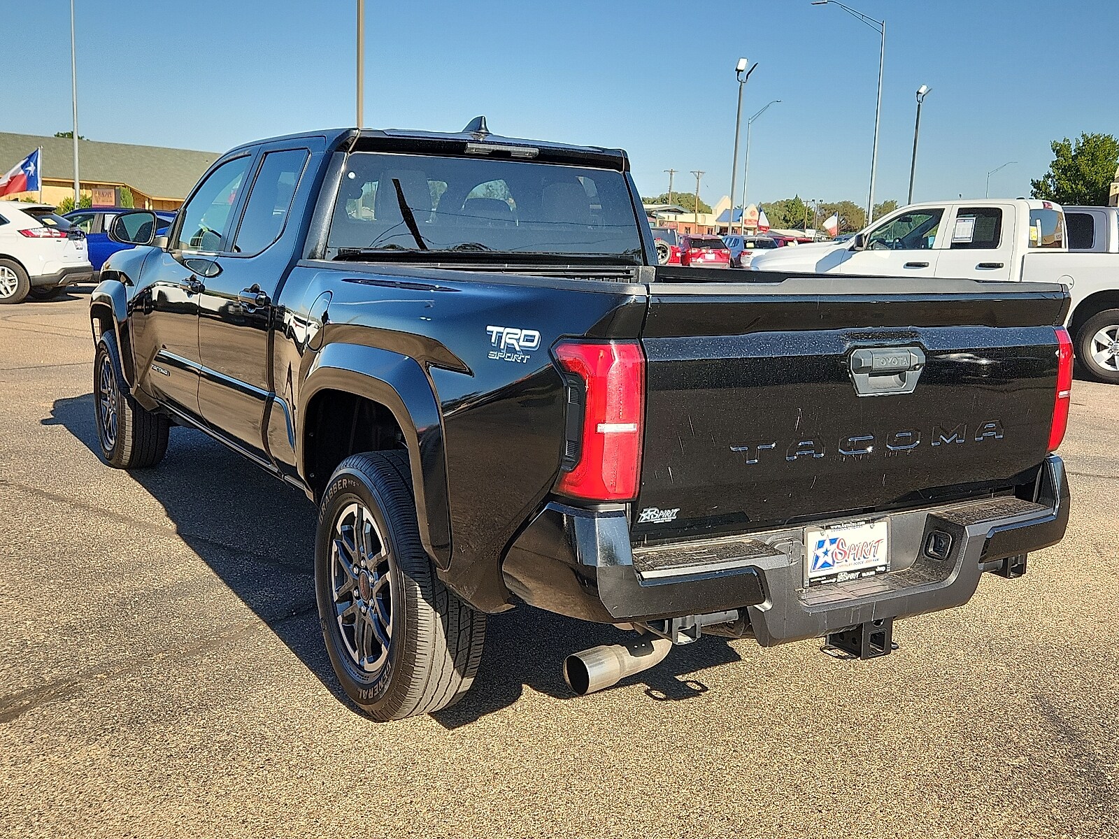 2024 Toyota Tacoma TRD Sport Double Cab photo 2