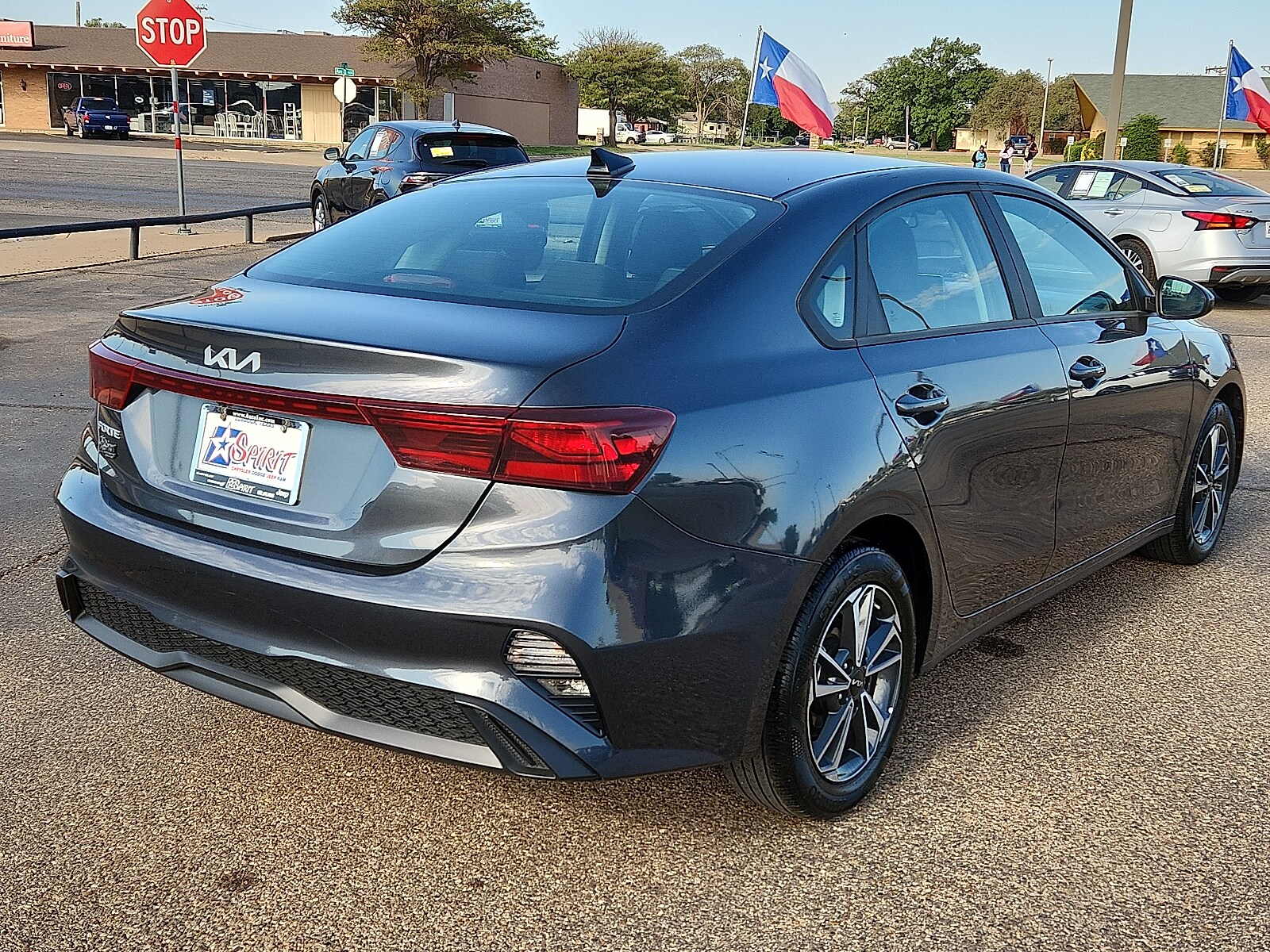 2024 Kia Forte LXS photo 3