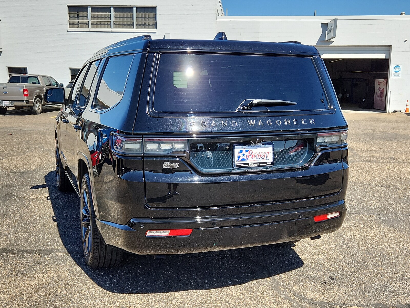 2024 Jeep Grand Wagoneer Obsidian photo 3