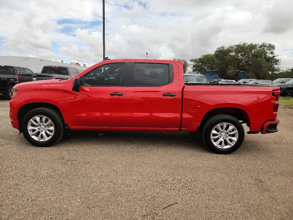 Used 2022 Chevrolet Silverado 1500 Custom 4x2 Crew Cab 5.75 ft. box 147.4 in. WB
