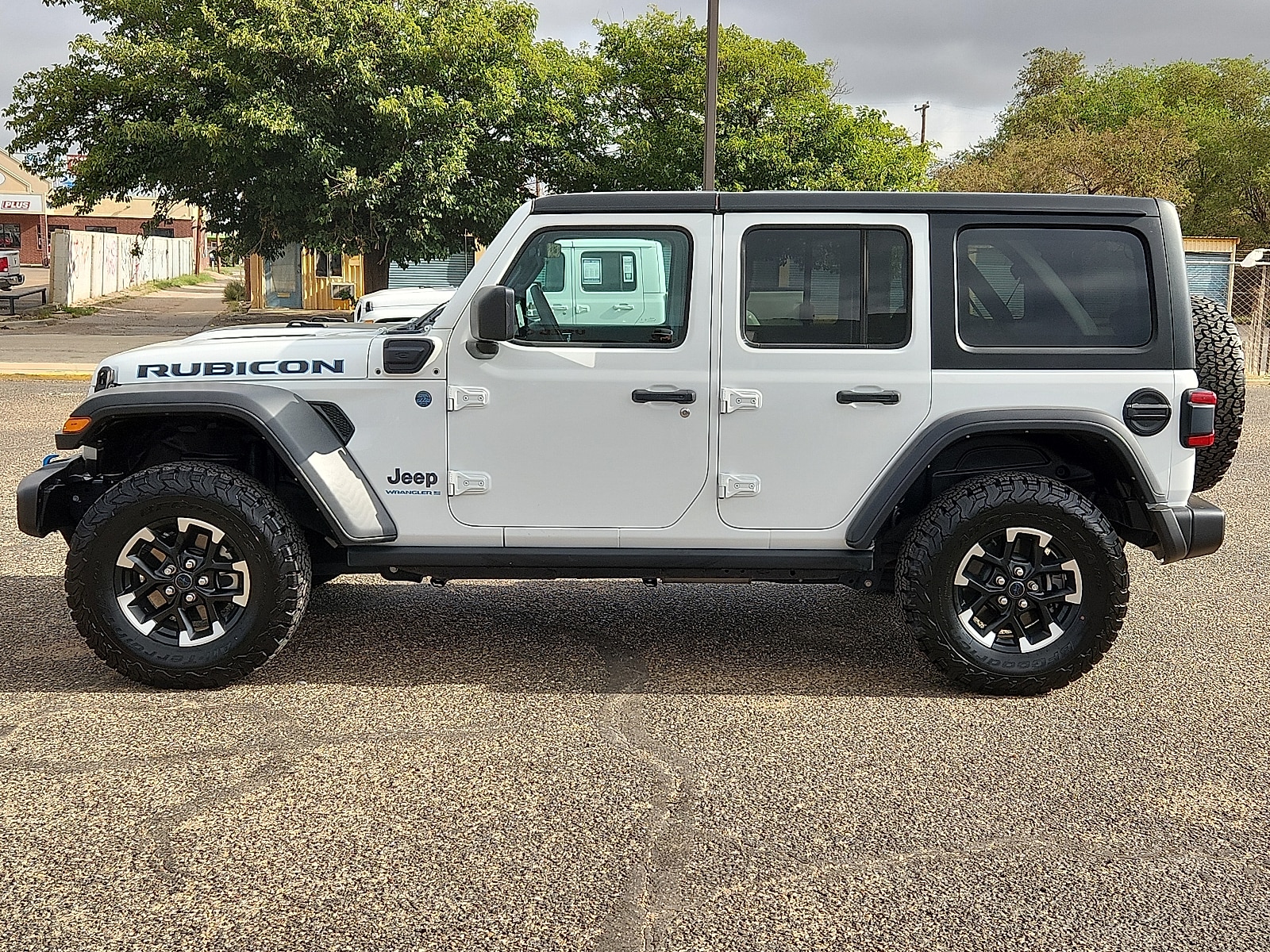 2024 Jeep Wrangler 4xe Rubicon photo 2
