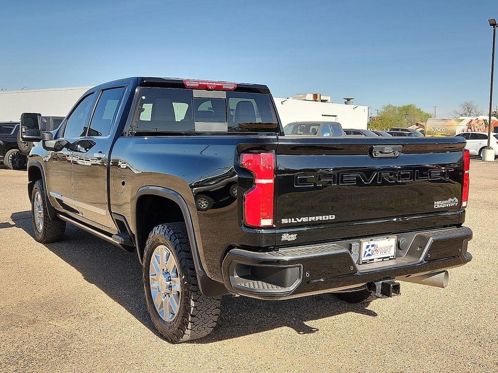 Used 2025 Chevrolet Silverado 2500HD High Country 4x4 Crew Cab 6.75 ft. box 159 in. WB