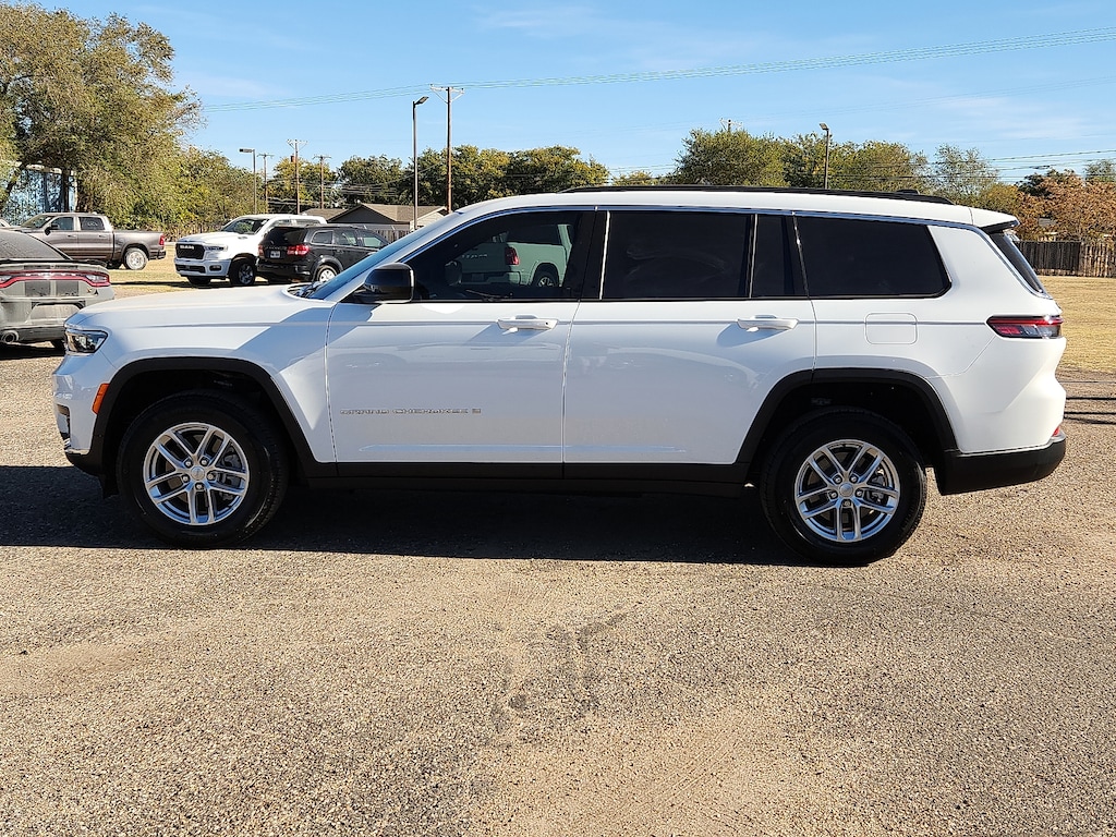 Used 2025 Jeep Grand Cherokee L Laredo 4x4