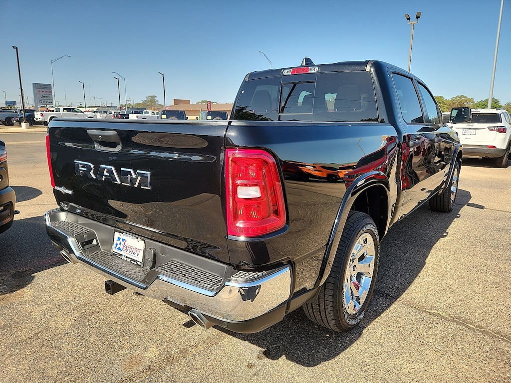 New 2026 Ram 1500 LONE STAR CREW CAB 4X2 5'7 BOX Pickup