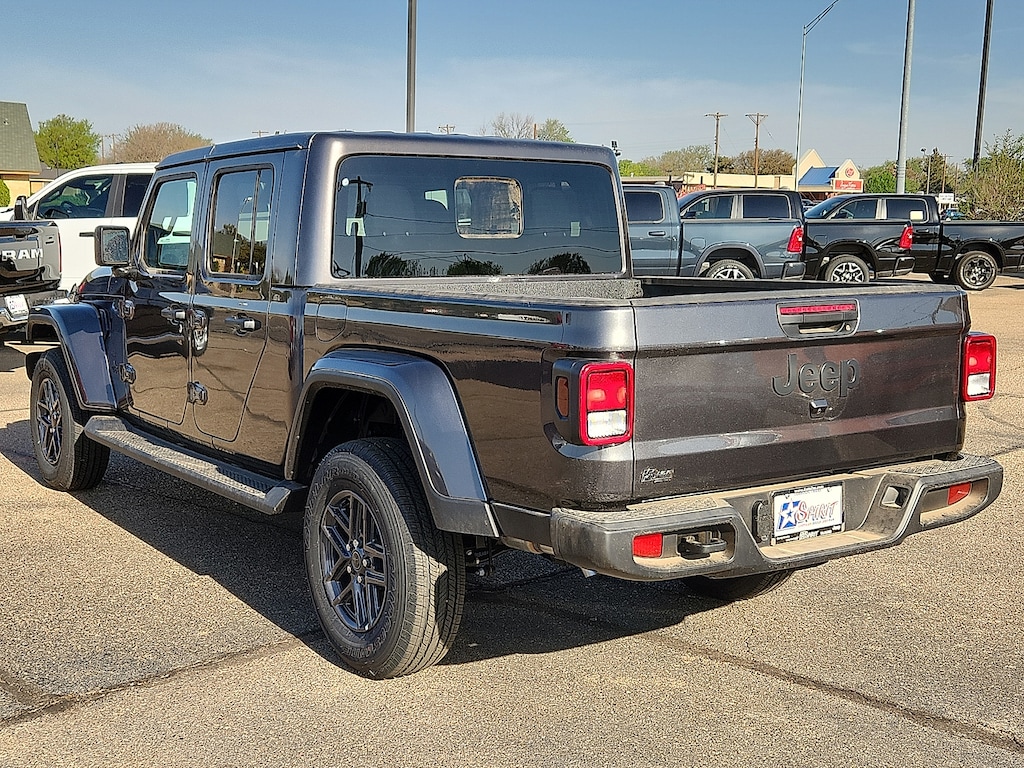 New 2026 Jeep Gladiator SPORT S 4X4 Pickup