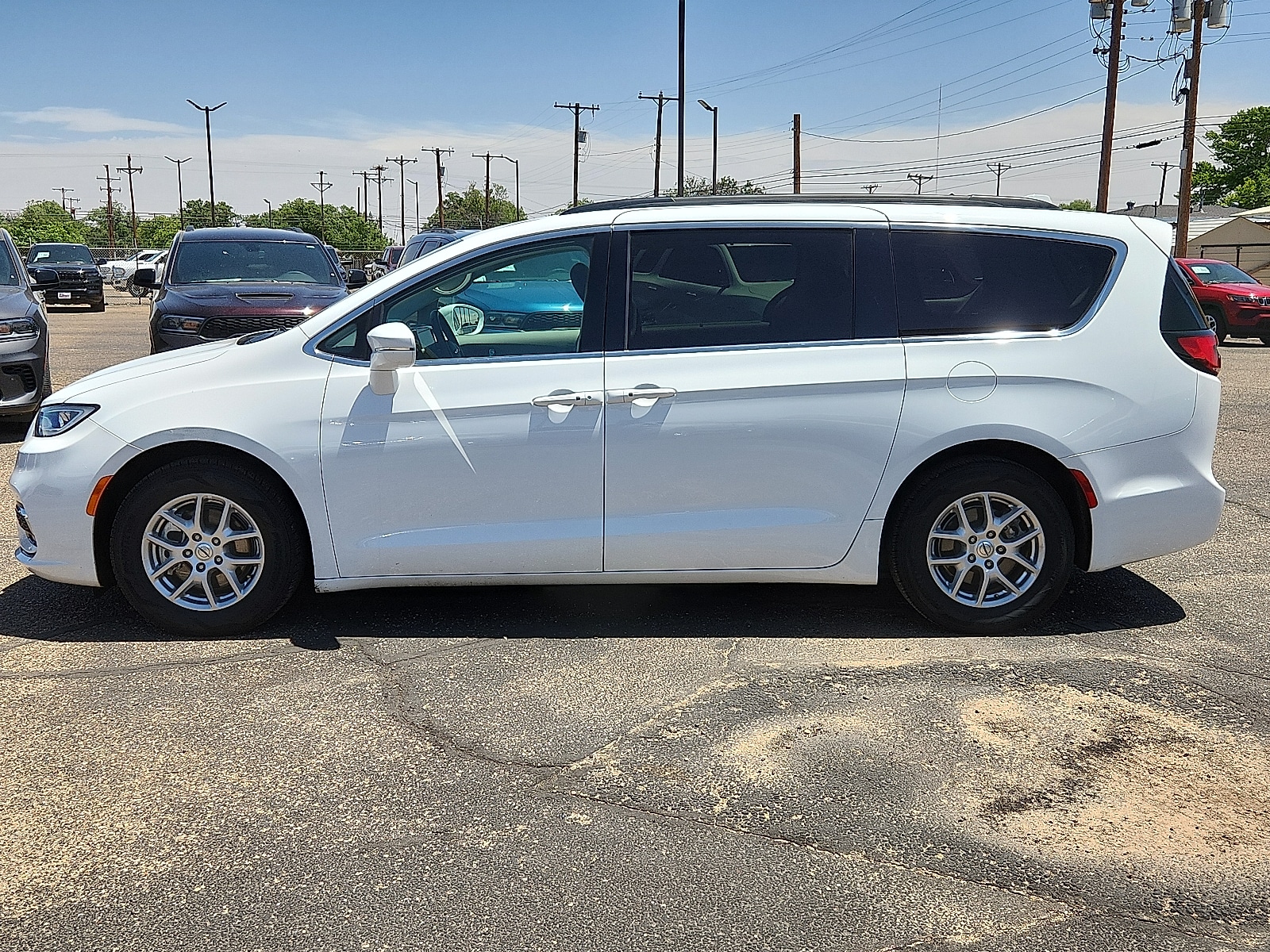 Used 2022 Chrysler Pacifica Touring L with VIN 2C4RC1BG9NR218272 for sale in Lubbock, TX