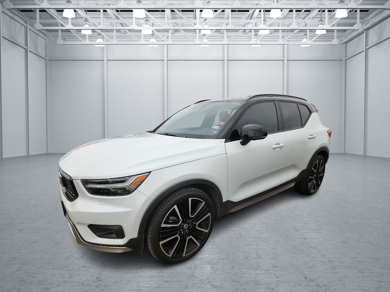 2020 Volvo XC40 T5 R-Design AWD's photo