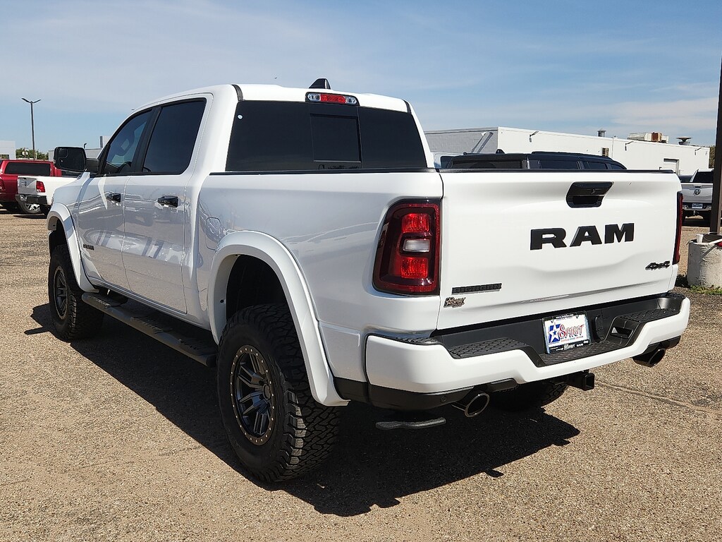 New 2026 Ram 1500 BIG HORN CREW CAB 4X4 5'7 BOX Pickup