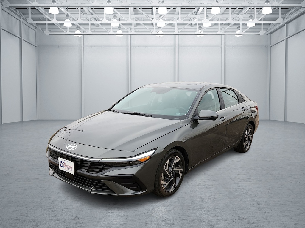 Used 2024 Hyundai Elantra Limited (IVT) Sedan