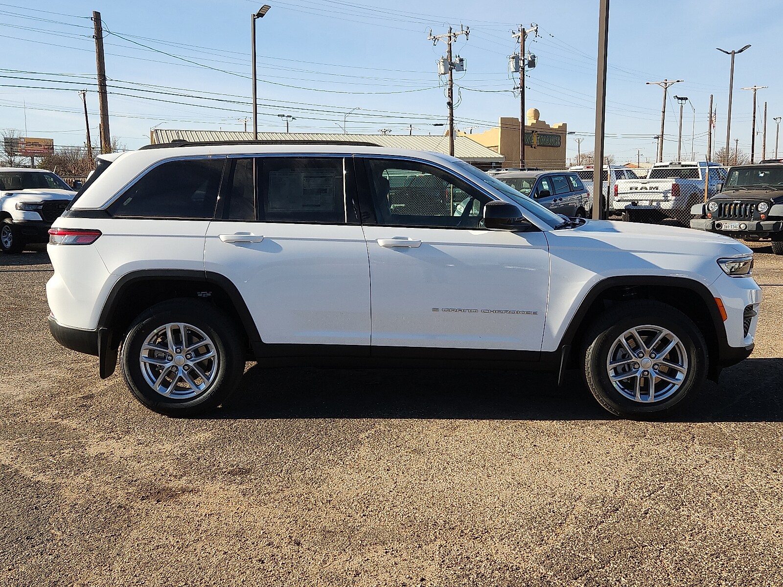 2025 Jeep Grand Cherokee Laredo