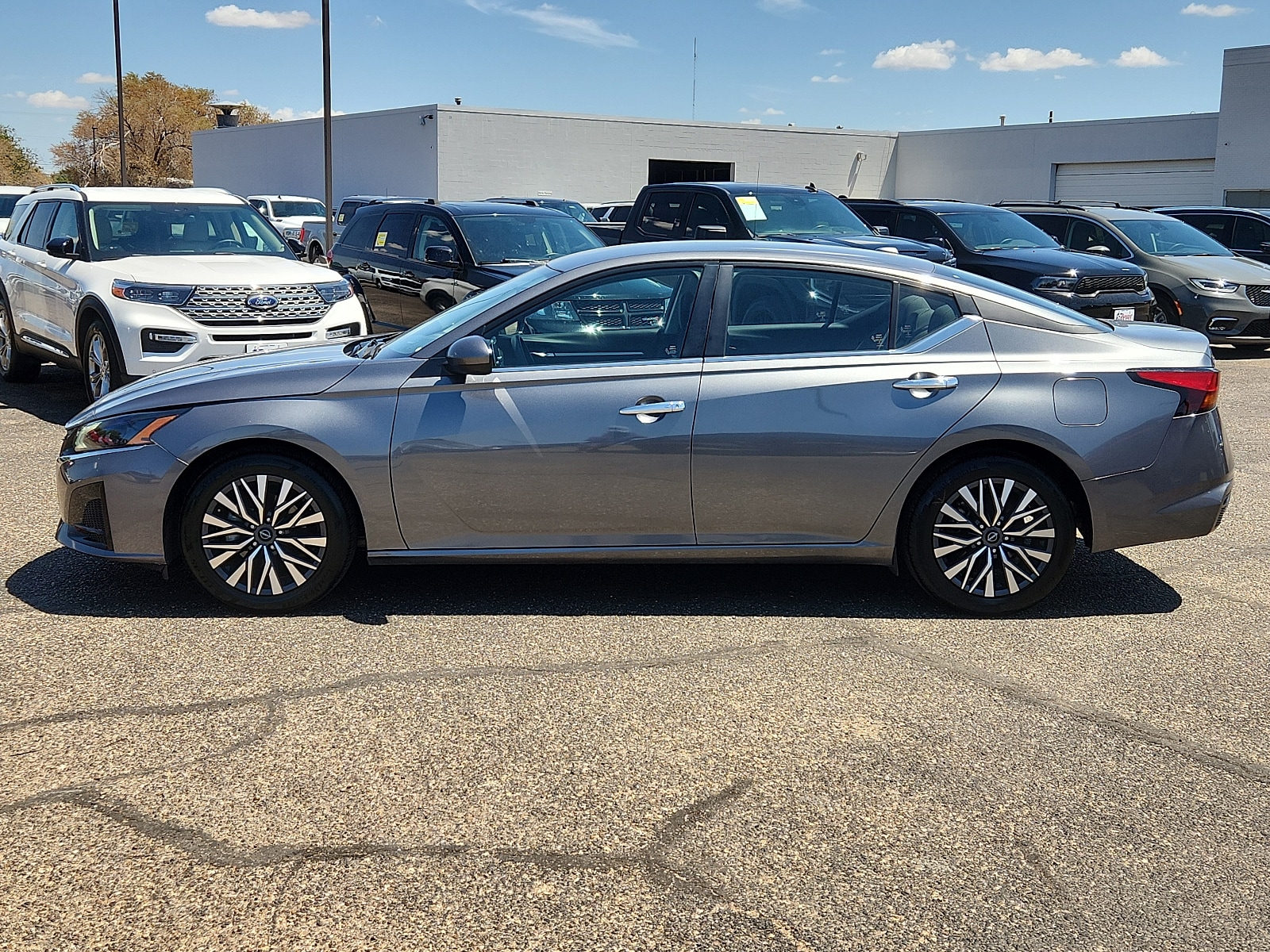 Used 2023 Nissan Altima SV with VIN 1N4BL4DV1PN339611 for sale in Lubbock, TX