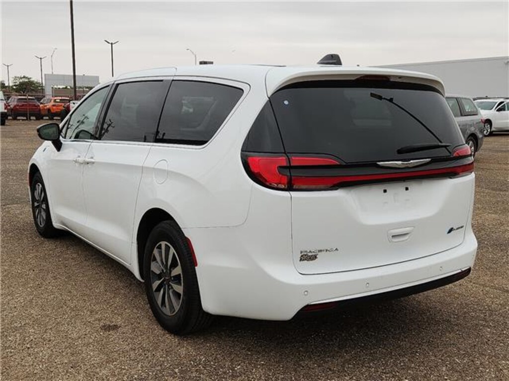 Used 2024 Chrysler Pacifica Hybrid Select Front-Wheel Drive Passenger Van